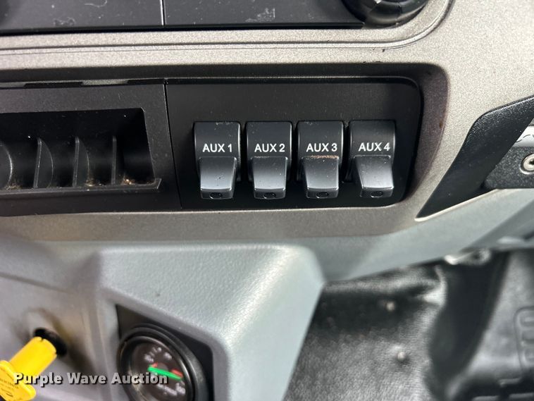 image for item EG0720 2017 Ford F650 Super Duty  delivery truck