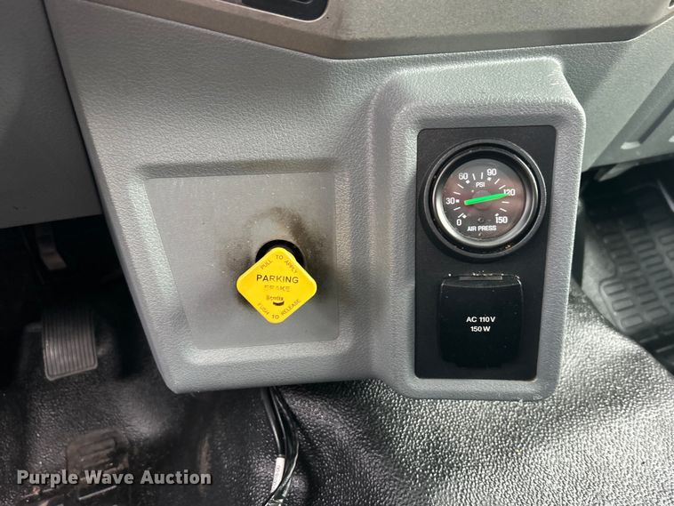 image for item EG0720 2017 Ford F650 Super Duty  delivery truck