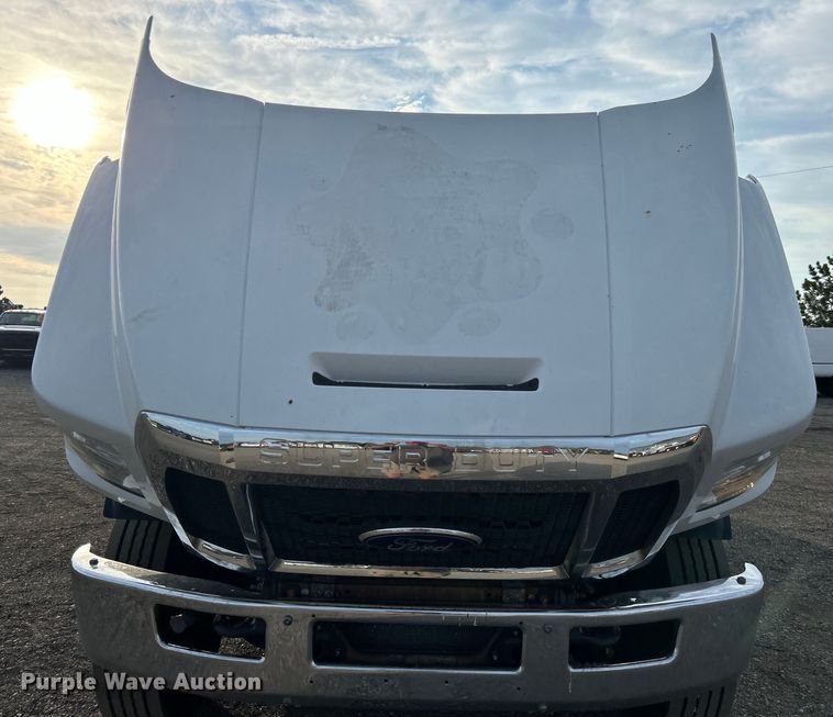 image for item EG0720 2017 Ford F650 Super Duty  delivery truck