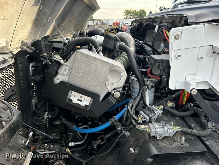 image for item EG0720 2017 Ford F650 Super Duty  delivery truck