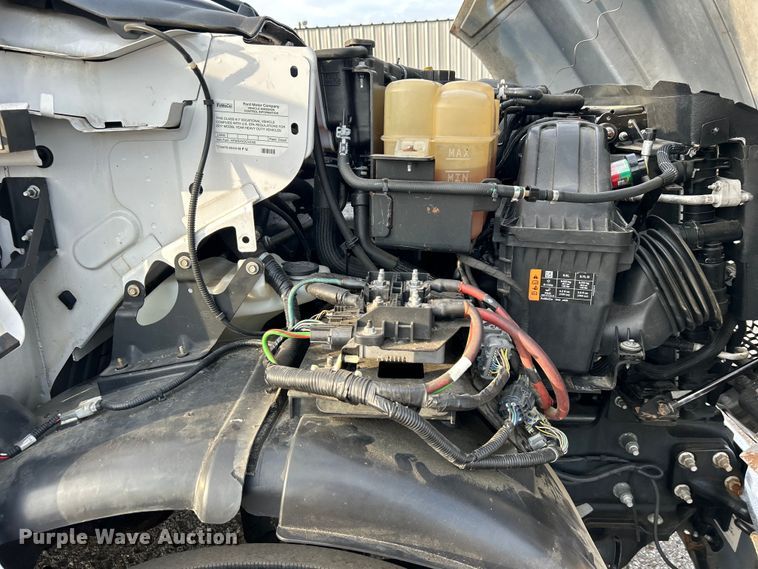 image for item EG0720 2017 Ford F650 Super Duty  delivery truck