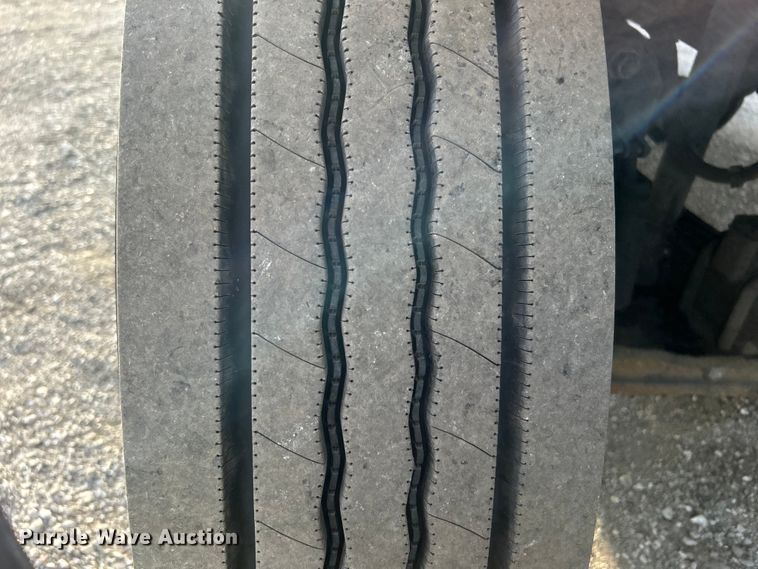 image for item EG0720 2017 Ford F650 Super Duty  delivery truck