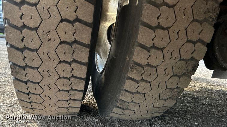 image for item EG0720 2017 Ford F650 Super Duty  delivery truck