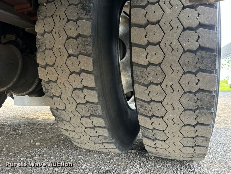 image for item EG0720 2017 Ford F650 Super Duty  delivery truck