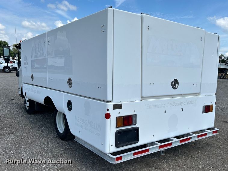 image for item EG0729 2014 Isuzu NPR sprayer truck 