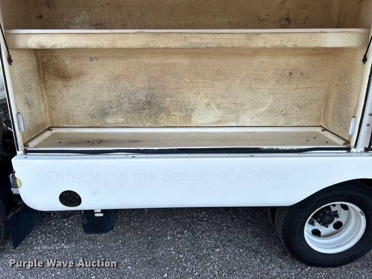 image for item EG0729 2014 Isuzu NPR sprayer truck 