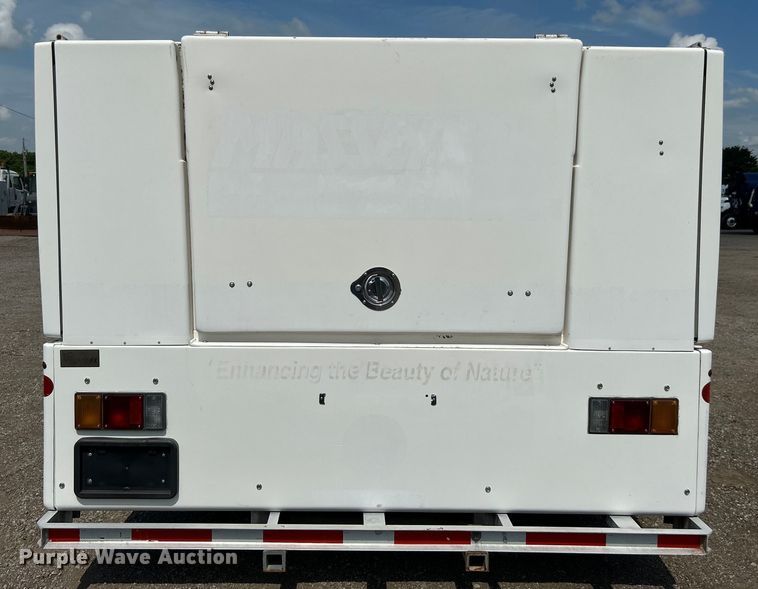 image for item EG0729 2014 Isuzu NPR sprayer truck 