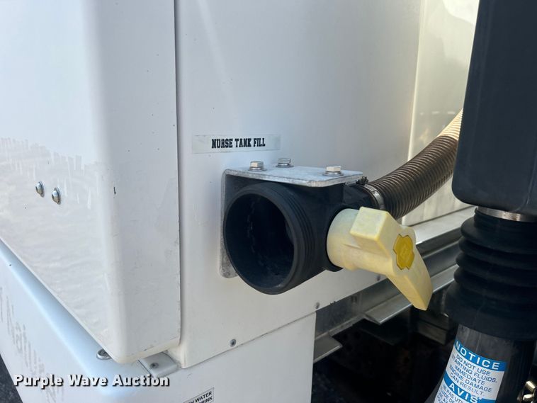 image for item EG0729 2014 Isuzu NPR sprayer truck 