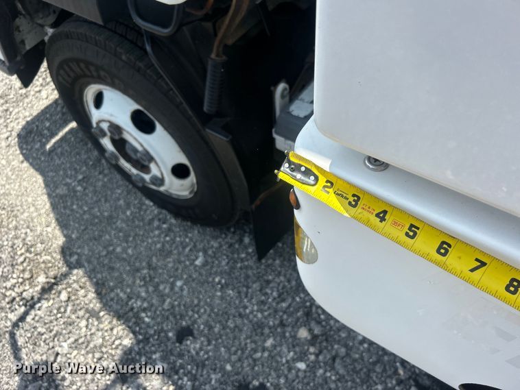 image for item EG0729 2014 Isuzu NPR sprayer truck 