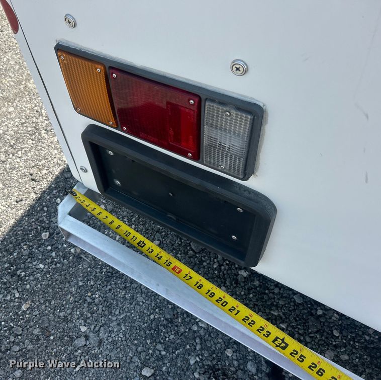 image for item EG0729 2014 Isuzu NPR sprayer truck 