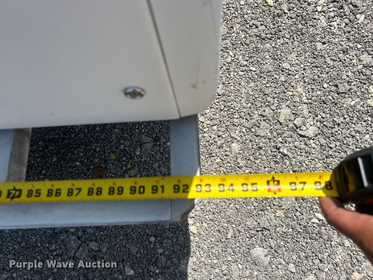 image for item EG0729 2014 Isuzu NPR sprayer truck 