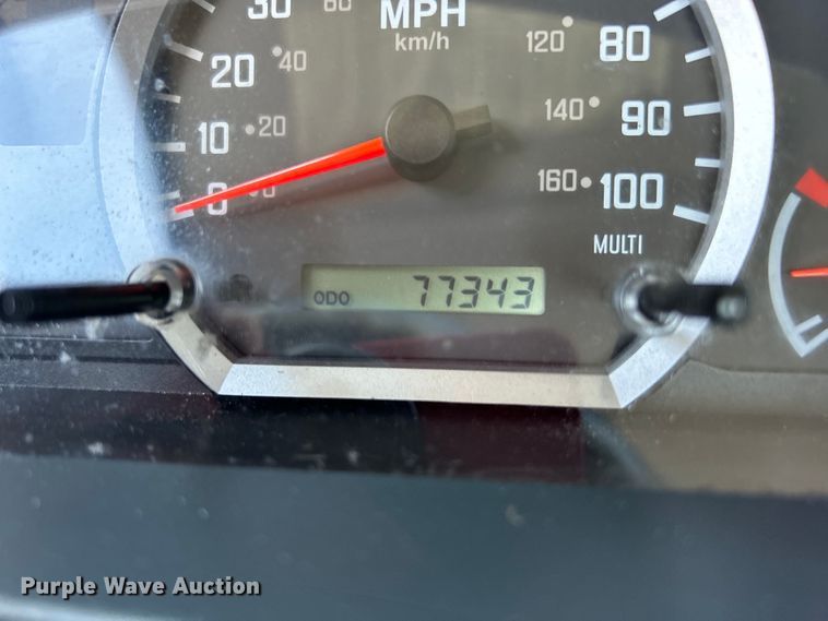 image for item EG0729 2014 Isuzu NPR sprayer truck 