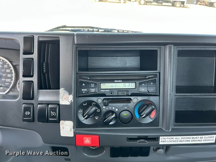 image for item EG0729 2014 Isuzu NPR sprayer truck 