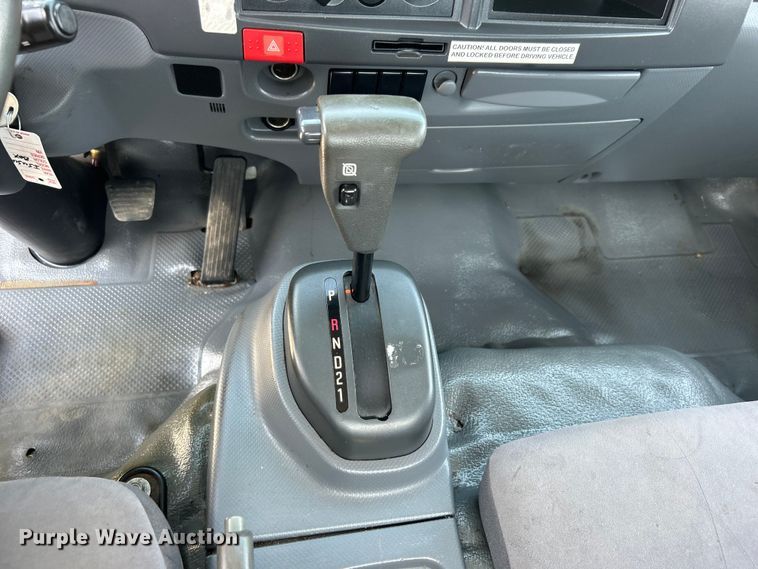 image for item EG0729 2014 Isuzu NPR sprayer truck 