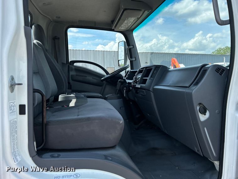 image for item EG0729 2014 Isuzu NPR sprayer truck 