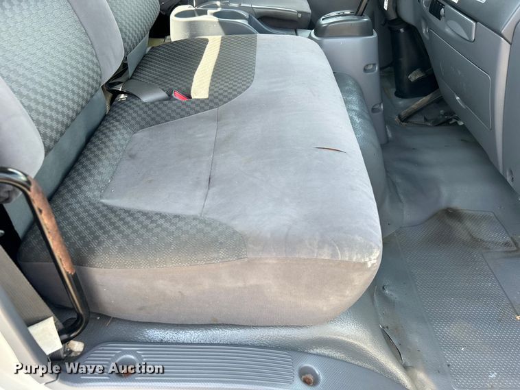 image for item EG0729 2014 Isuzu NPR sprayer truck 