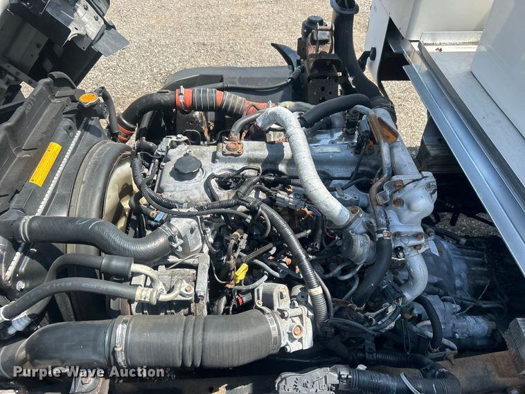 image for item EG0729 2014 Isuzu NPR sprayer truck 