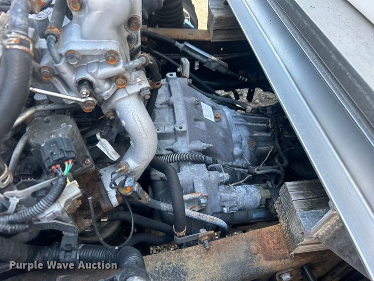 image for item EG0729 2014 Isuzu NPR sprayer truck 