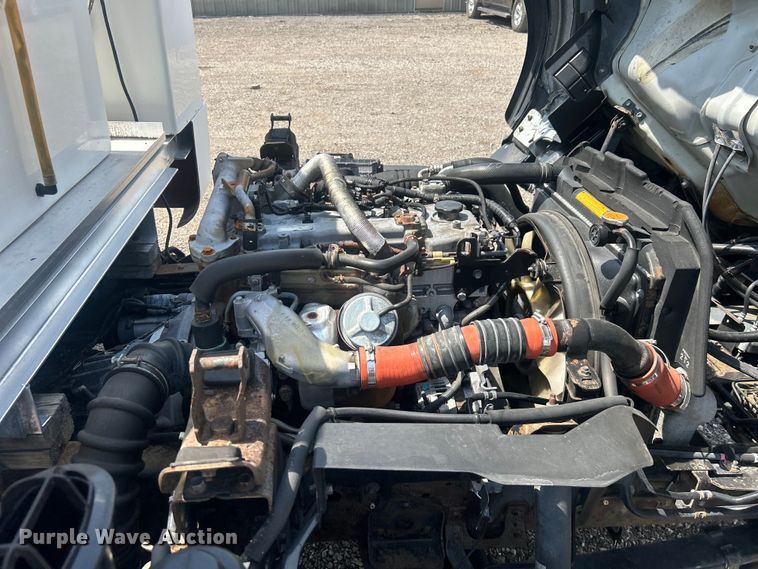 image for item EG0729 2014 Isuzu NPR sprayer truck 