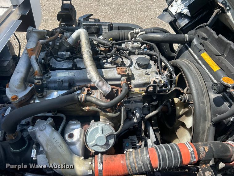 image for item EG0729 2014 Isuzu NPR sprayer truck 