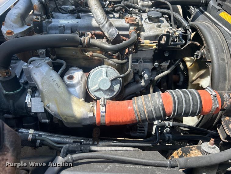 image for item EG0729 2014 Isuzu NPR sprayer truck 