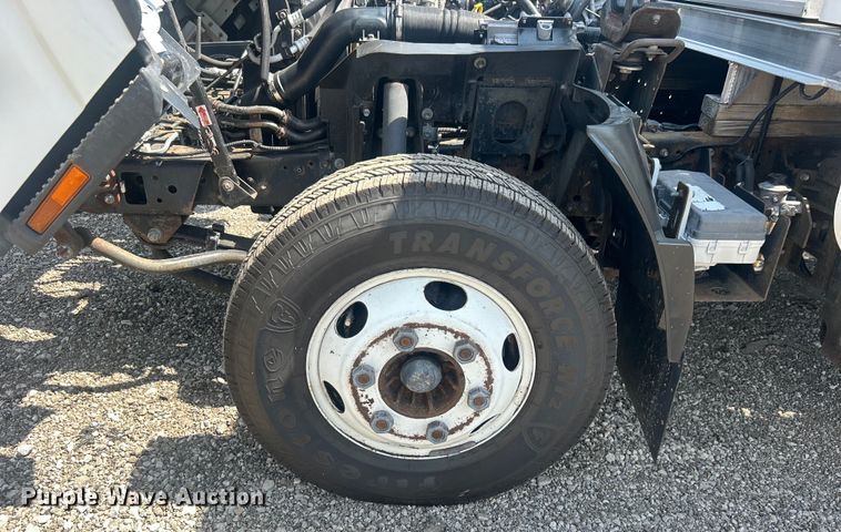 image for item EG0729 2014 Isuzu NPR sprayer truck 