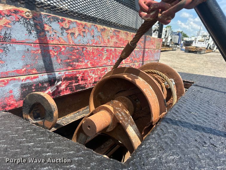 image for item EG0730 1997 GMC C6500 winch truck