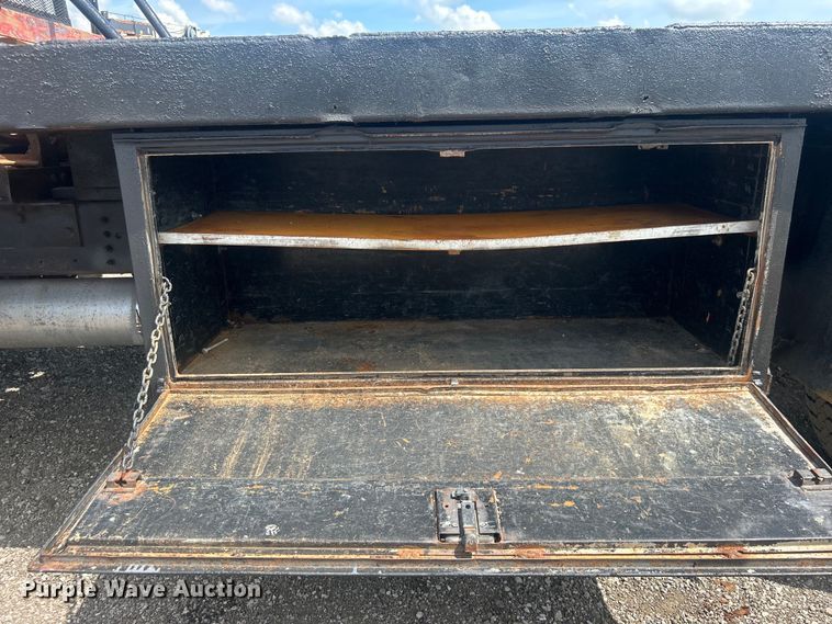 image for item EG0730 1997 GMC C6500 winch truck