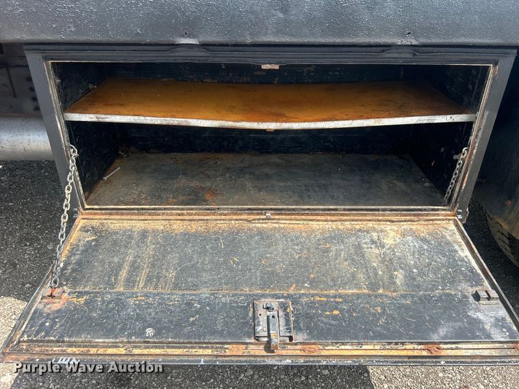 image for item EG0730 1997 GMC C6500 winch truck