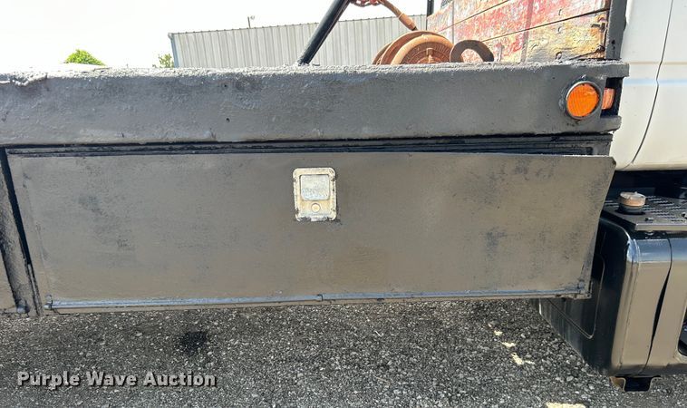 image for item EG0730 1997 GMC C6500 winch truck