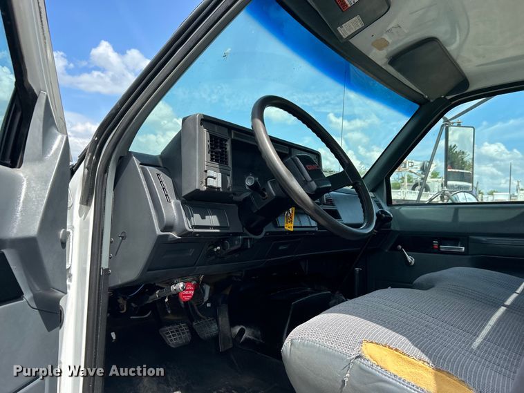 image for item EG0730 1997 GMC C6500 winch truck