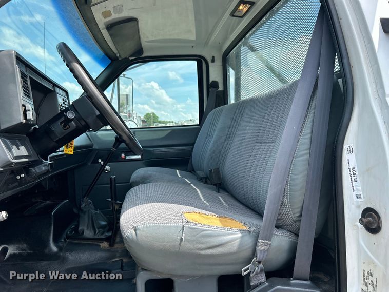 image for item EG0730 1997 GMC C6500 winch truck