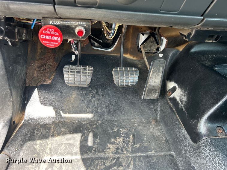 image for item EG0730 1997 GMC C6500 winch truck