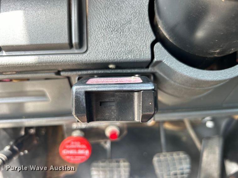 image for item EG0730 1997 GMC C6500 winch truck