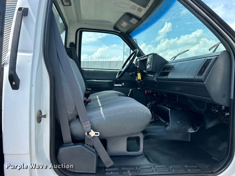 image for item EG0730 1997 GMC C6500 winch truck