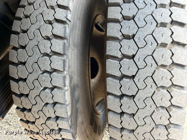 image for item EG0730 1997 GMC C6500 winch truck