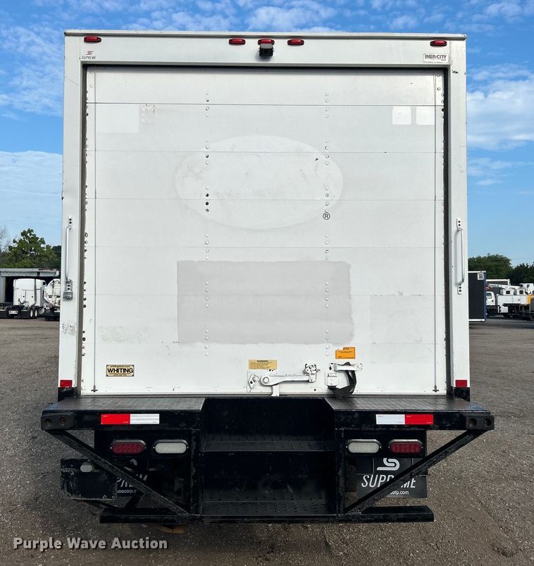image for item EG0733 2017 Ford F550 Super Duty box truck