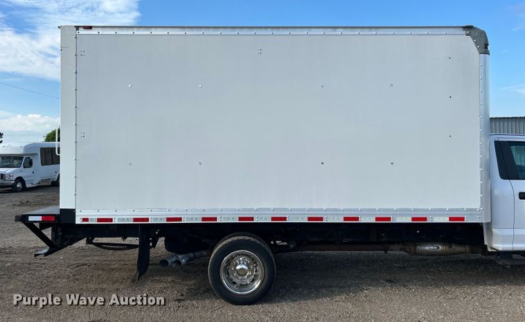 image for item EG0733 2017 Ford F550 Super Duty box truck