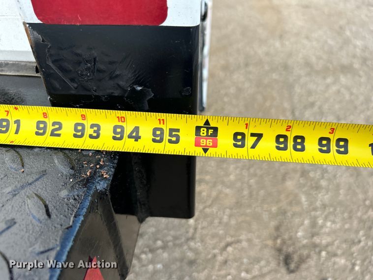 image for item EG0733 2017 Ford F550 Super Duty box truck