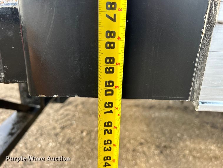 image for item EG0733 2017 Ford F550 Super Duty box truck