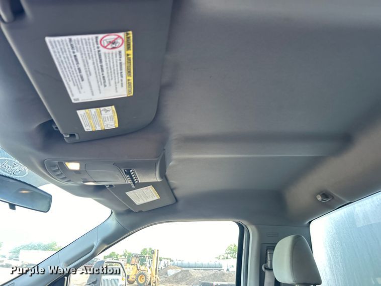 image for item EG0733 2017 Ford F550 Super Duty box truck