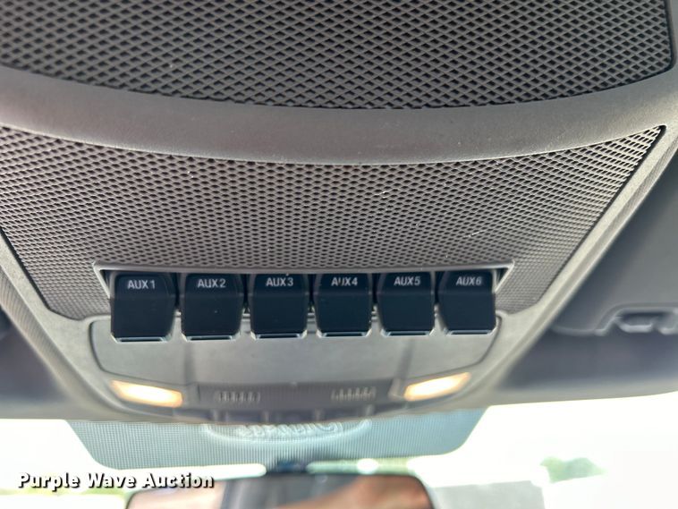 image for item EG0733 2017 Ford F550 Super Duty box truck