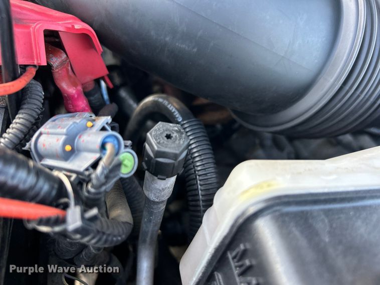 image for item EG0733 2017 Ford F550 Super Duty box truck