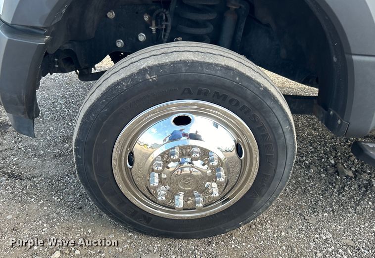 image for item EG0733 2017 Ford F550 Super Duty box truck