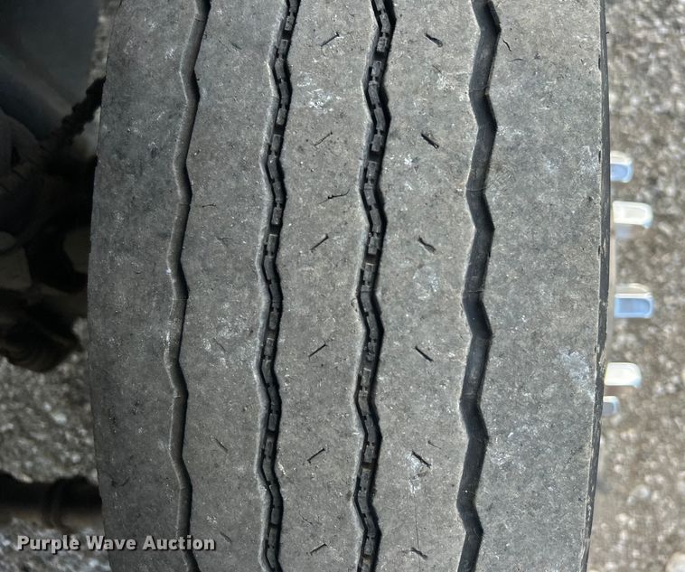 image for item EG0733 2017 Ford F550 Super Duty box truck