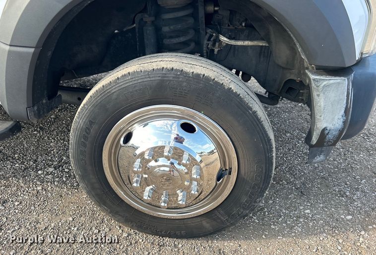 image for item EG0733 2017 Ford F550 Super Duty box truck