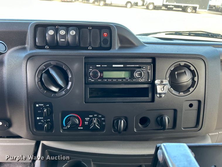 image for item EG0734 2018 Ford  E450 Super Duty  shuttle bus