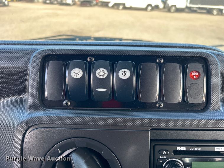 image for item EG0734 2018 Ford  E450 Super Duty  shuttle bus