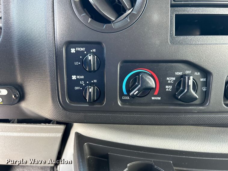 image for item EG0734 2018 Ford  E450 Super Duty  shuttle bus