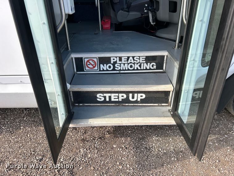 image for item EG0734 2018 Ford  E450 Super Duty  shuttle bus